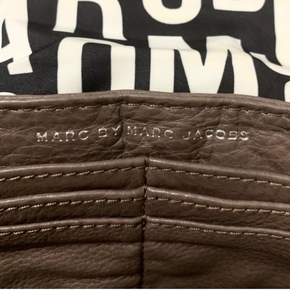 MARC BY MARC JACOBS Classic Q Karlie
Taupe Leather Cross Body Bag - Picture 6 of 11